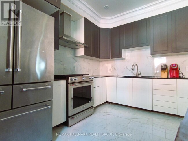 Building Photo - 460-460 Rue Wilbrod St