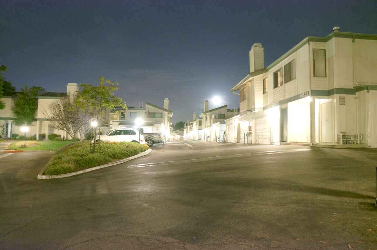 10508 Sunland Blvd, Sunland, CA 91040 Townhome Rentals in Sunland CA