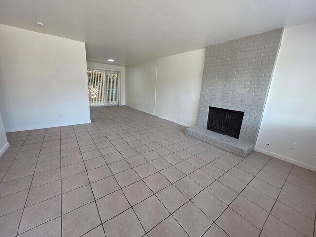 Building Photo - 775-775 E Honolulu St