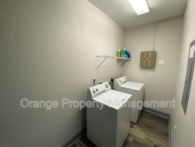 Building Photo - 1034 Shoveler Way