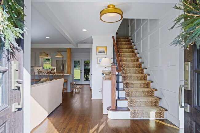 Foto del edificio - 385 Knoll Woods Terrace