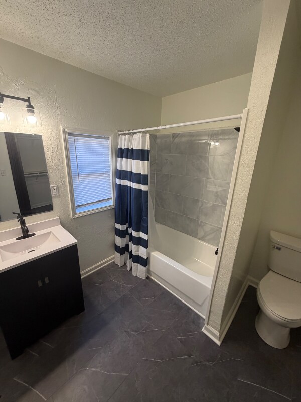 Foto del edificio - 2451 Chelsea Ave