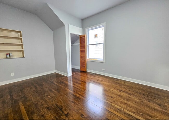 Building Photo - 121 N Menard Ave