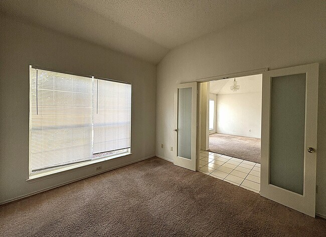 Foto del edificio - 607 Ottawa Dr