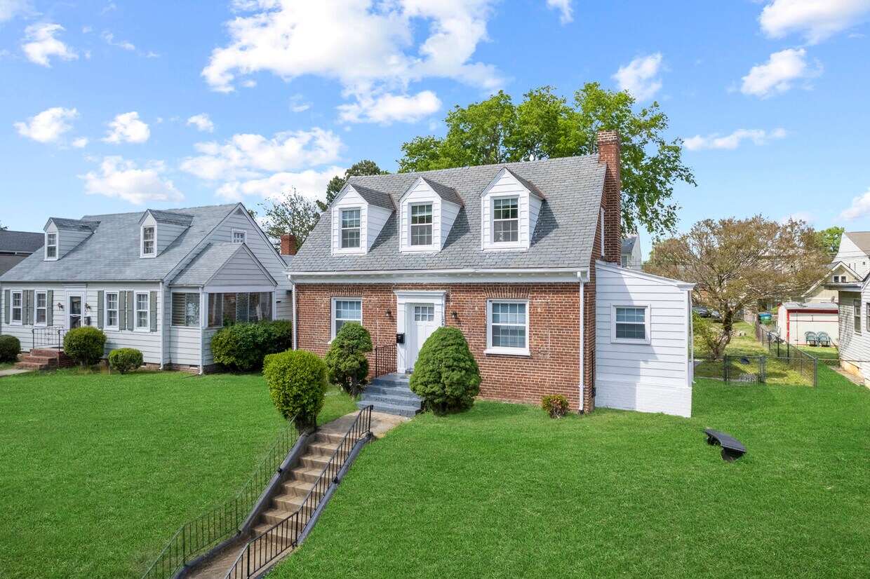 Primary Photo - 1244 Wallace St