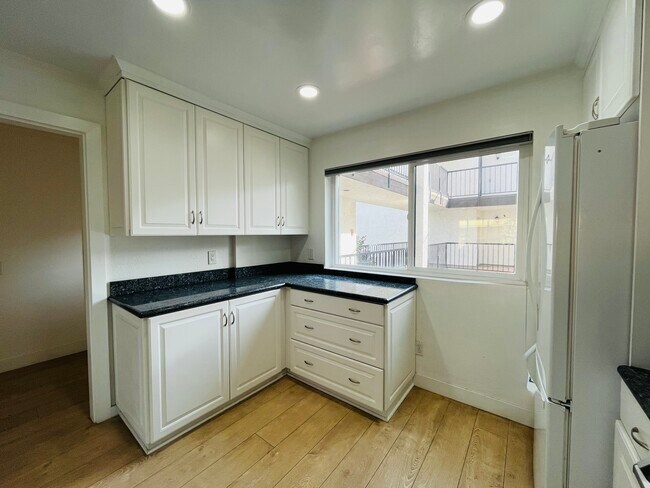 Foto del edificio - 3525 Lebon Dr