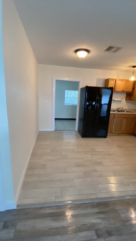 Foto del edificio - 5037 Bullard St