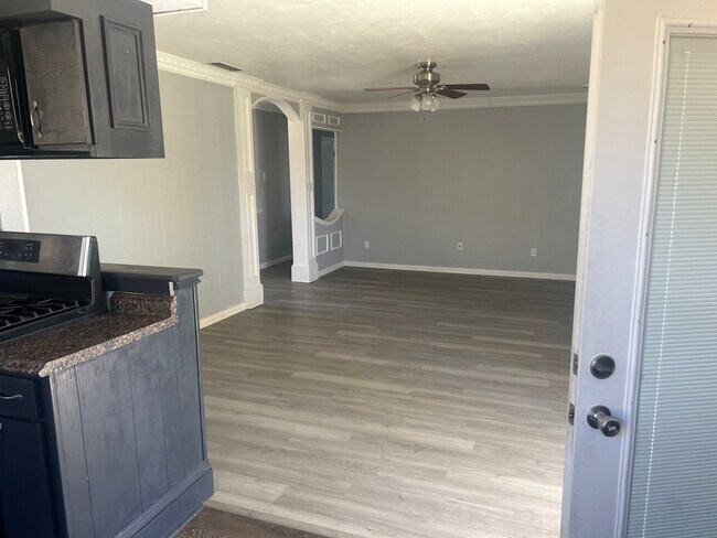 Foto del edificio - 1509 Greentree Ln