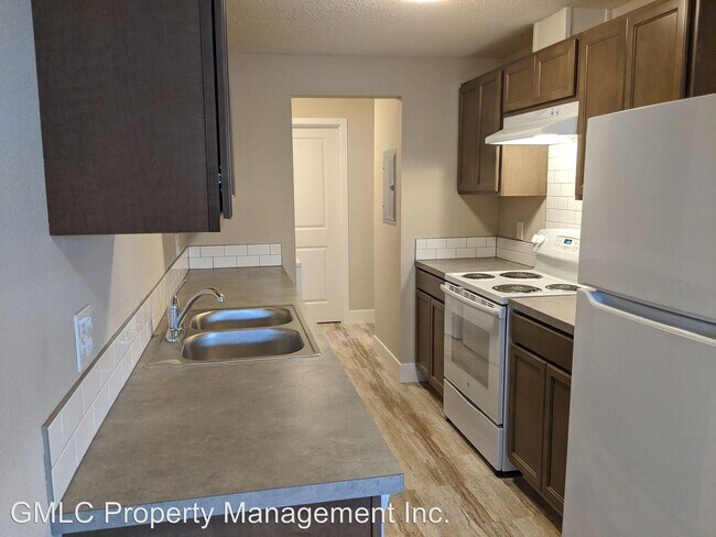 Building Photo - 2 br, 1 bath Apartment - 200 SE 98th Avenue