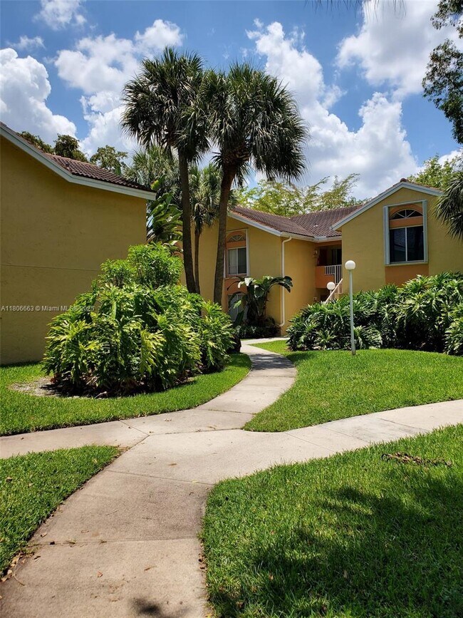 Building Photo - 1154 Coral Club Dr