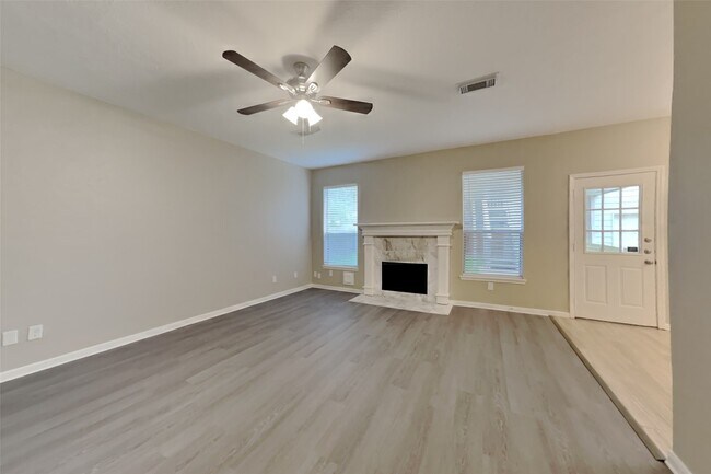 Foto del edificio - 16411 Willingham Way