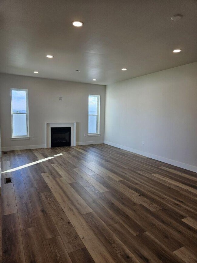 Building Photo - 3 bedroom in Billings MT 59106