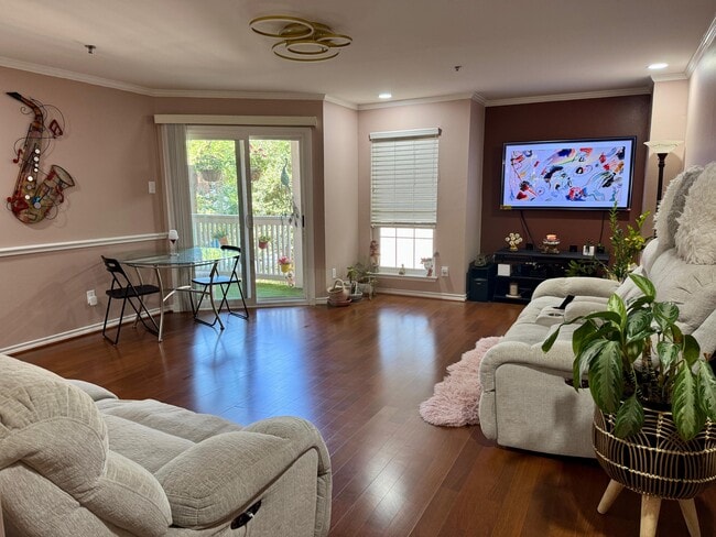 Photo - 1504 Lincoln Way Apartment
