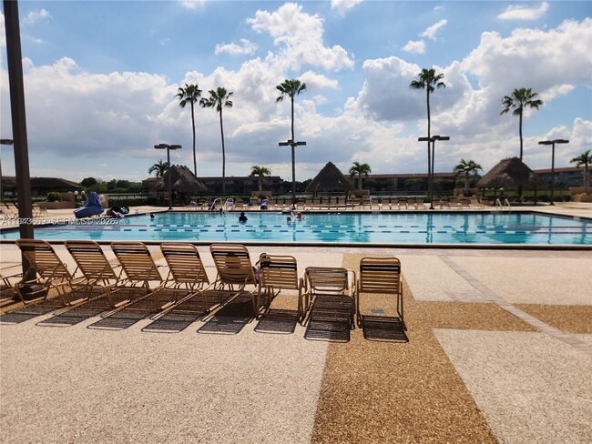 Foto del edificio - 301 SW 135th Ave