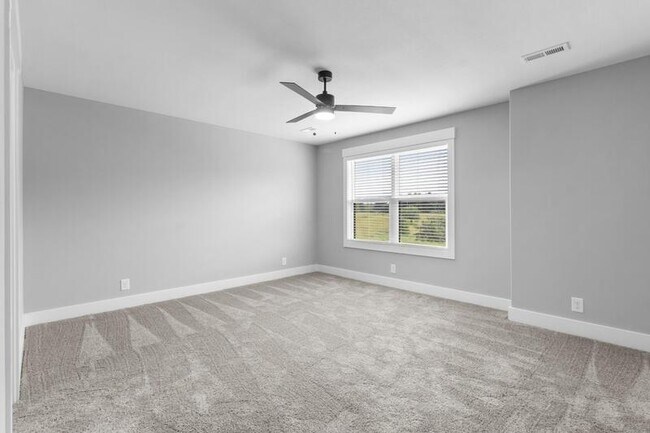 Foto del edificio - 303 Jonathan Wade Cir