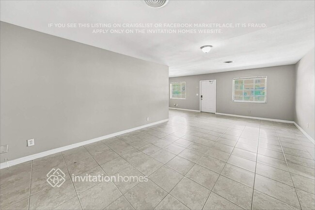 Building Photo - 458 NE 38th St