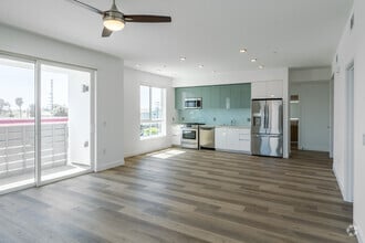 2BR, 2BA + Den- 1241SF - Living Room - Lux Costa Mesa