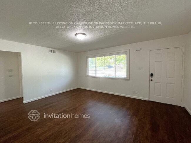 Foto del edificio - 8169 Patton Ave