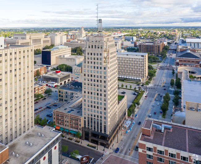 Primary Photo - The Wisconsin Tower