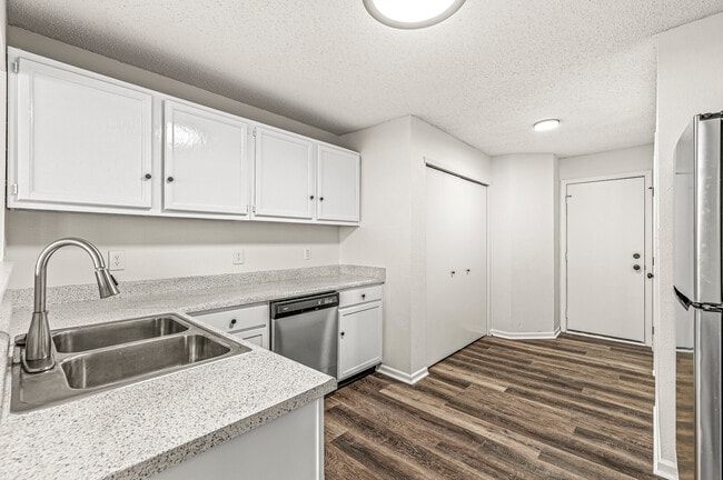 Building Photo - 1316 Freemont Ln