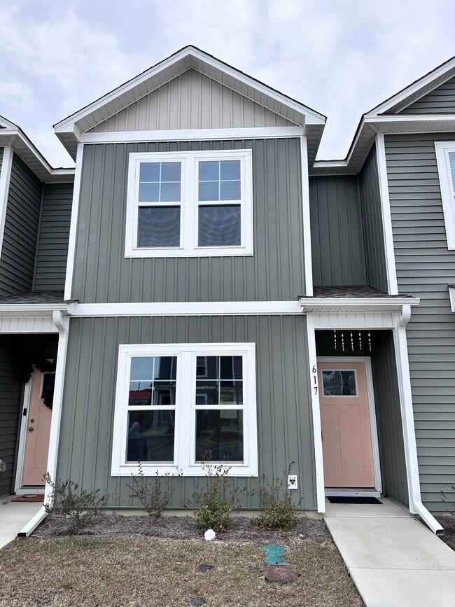 Building Photo - 617 Jacks Xing Dr