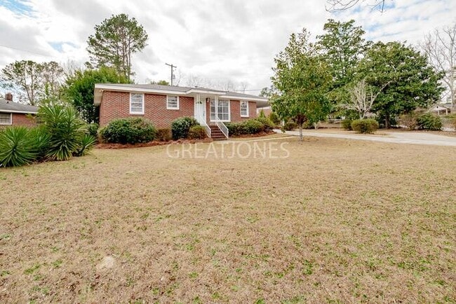 Building Photo - 5916 Seabury St