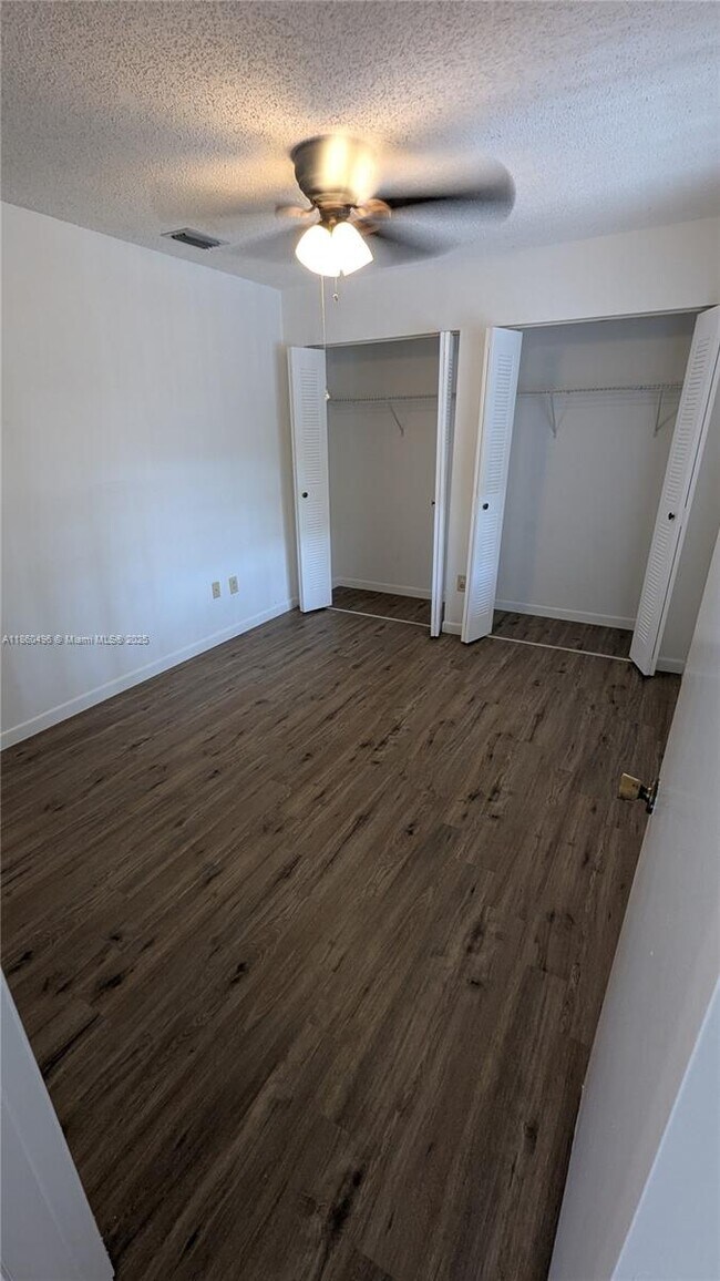 Foto del edificio - 1151 N Liberty Ave
