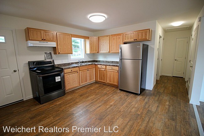 Building Photo - 8824 PA-405