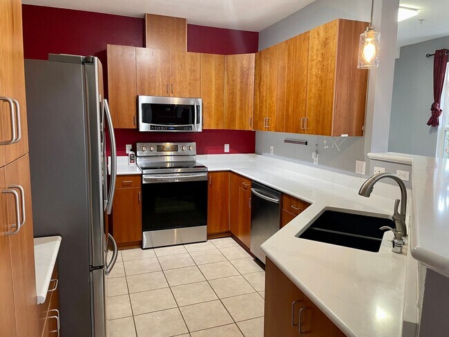 Building Photo - Sammamish Townhouse...