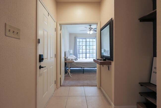 Foto del edificio - 8055 Cambridge St