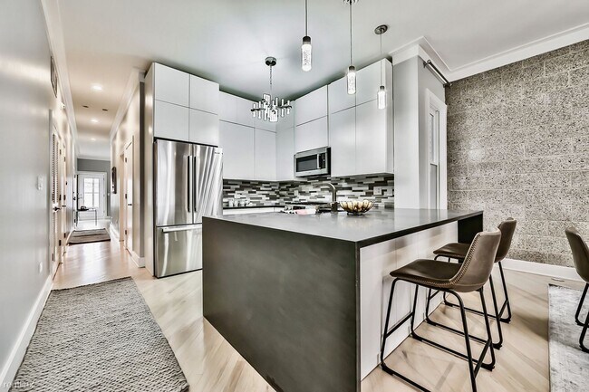 Building Photo - 4 br, 3 bath House - 1735 N Clybourn Ave