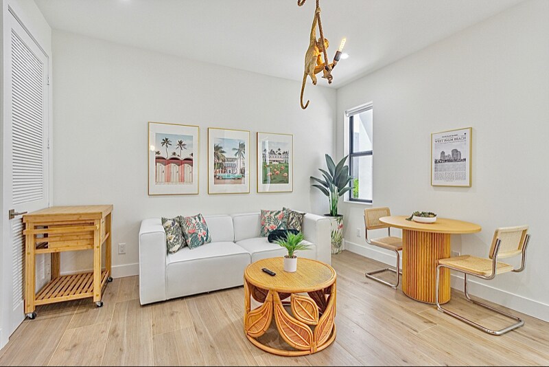 Foto principal - 438 Monroe Dr