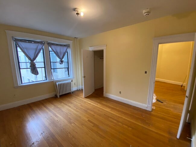 Building Photo - 374 Chestnut Hill Ave