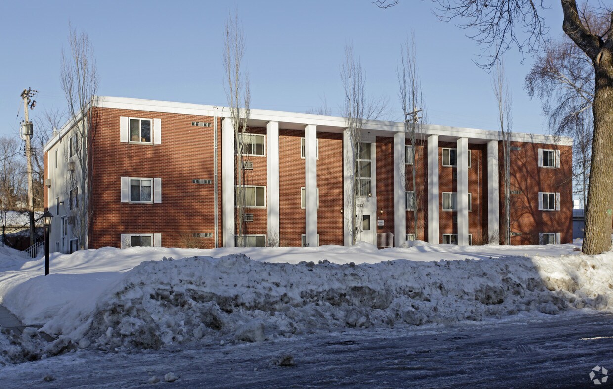 Colonial Court Apartments Apartments in West Saint Paul, MN