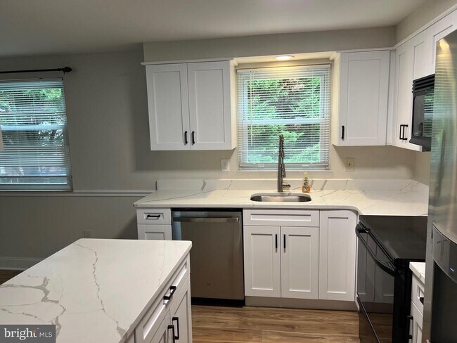 Foto del edificio - 5435 The Bridle Path