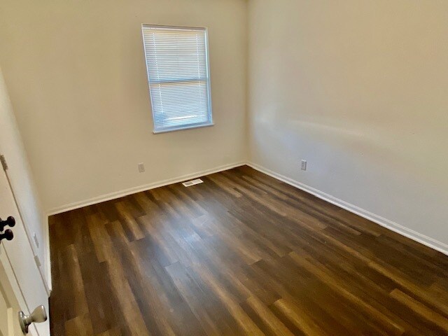 Foto del edificio - 663 E Cherry St