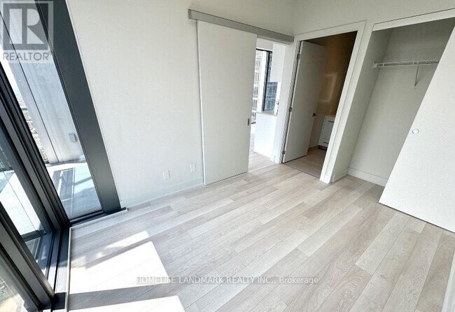 Photo du bâtiment - 8 Cumberland St