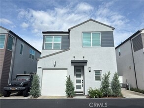 Building Photo - 4405 S Fairmount Pso