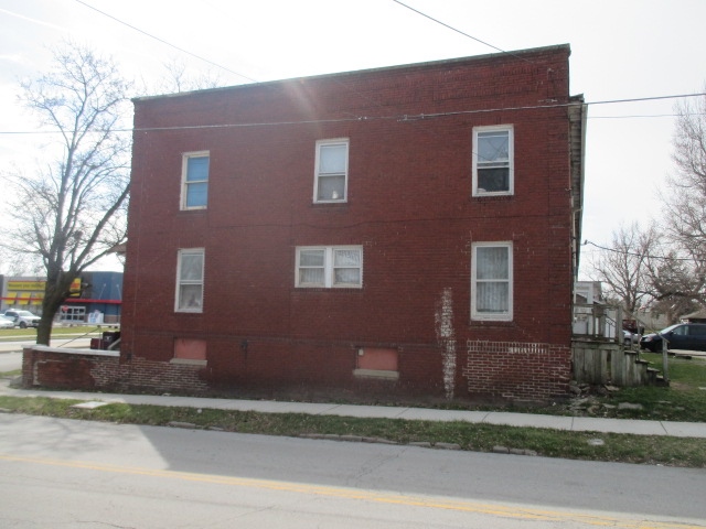 Building Photo - 500-518 W Elm St
