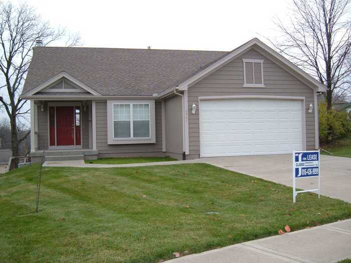 Primary Photo - Beautiful Home in Park Hill School District