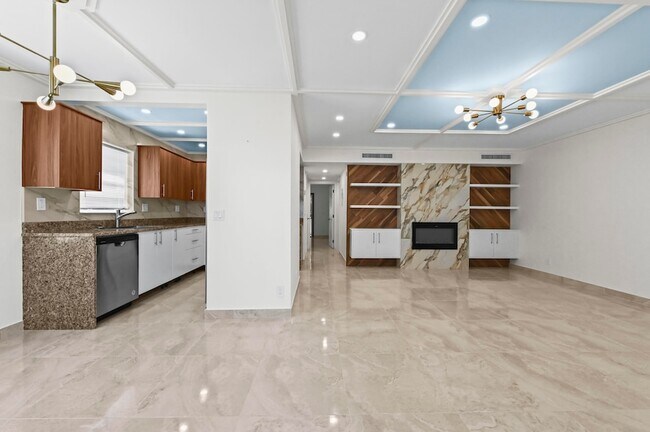 Foto del edificio - 551 Normandy Ln