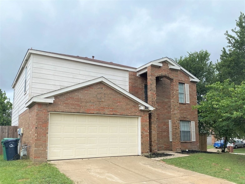 Primary Photo - 1125 Greenbend Dr