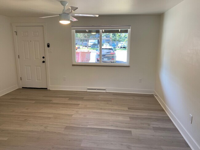 Foto del edificio - 5846 Pierce St