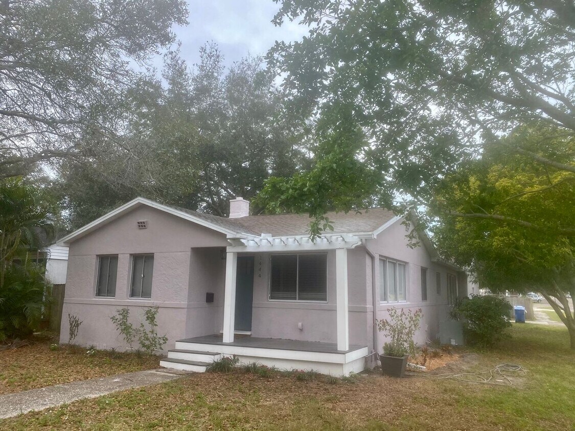 Euclid/Woodlawn Roommate Dream 4/3 home - Euclid/Woodlawn Roommate Dream 4/3 home