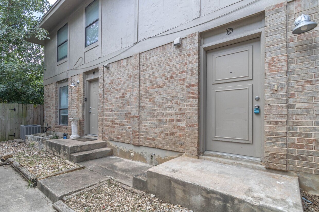 Primary Photo - 1313 Southport Dr. Unit #D Austin, TX 78704
