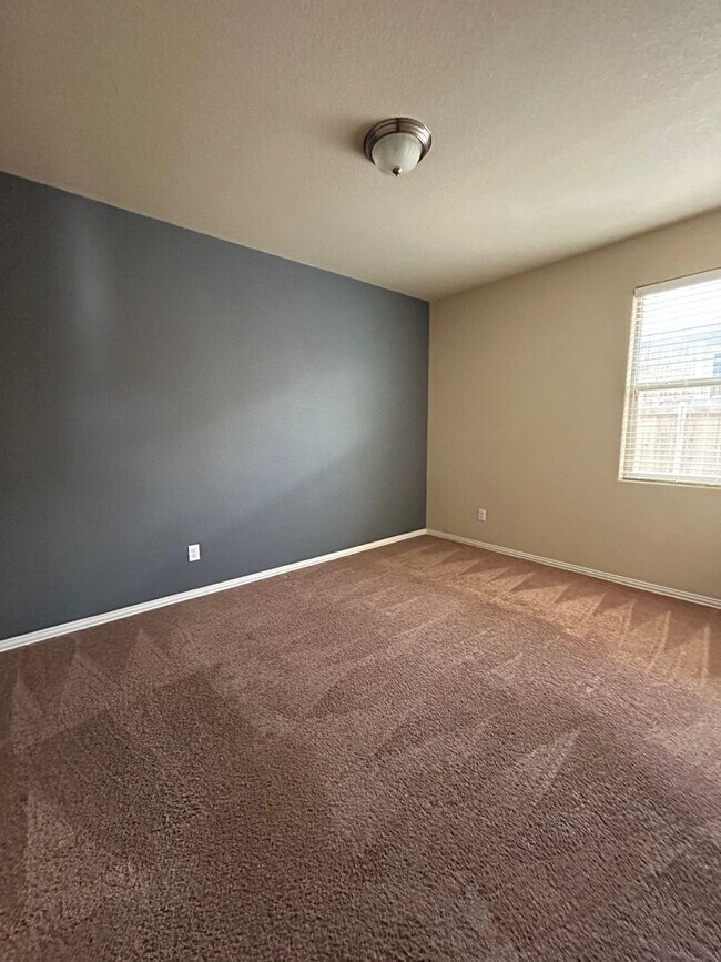 Foto del edificio - Charming 4-Bedroom, 2-Bath Home in Homeste...