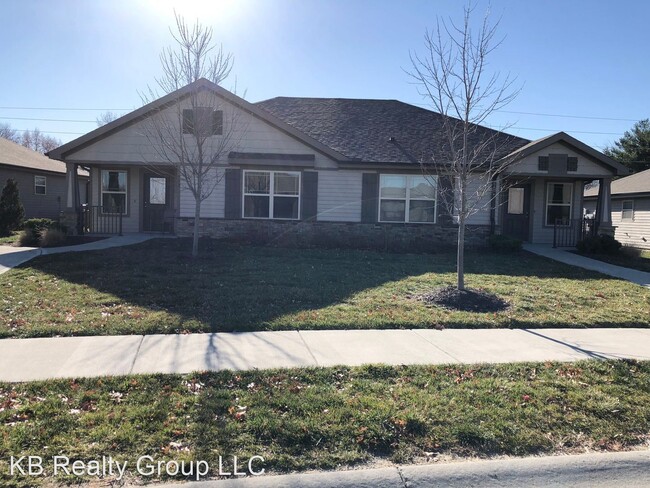 Building Photo - 2 br, 2 bath House - 530 Maple Dr