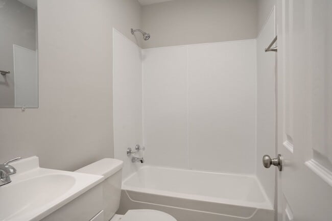 Building Photo - 2 Bedroom House - Coming Soon!