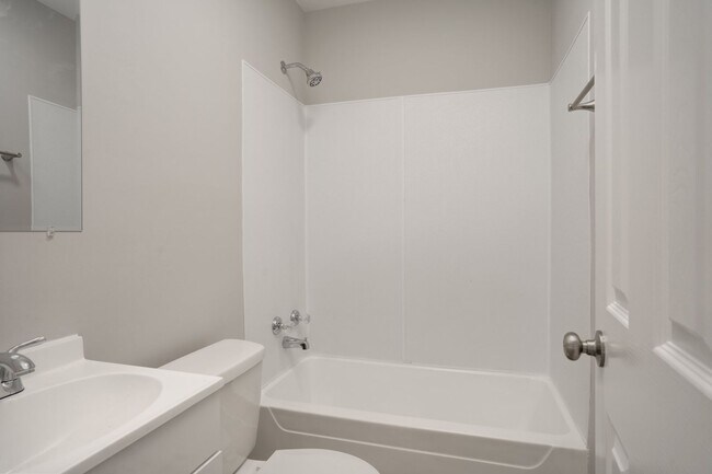 Foto del edificio - 2 Bedroom House - Coming Soon!