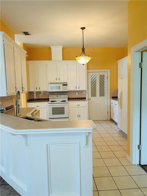 Building Photo - 1615 Summerfield Dr